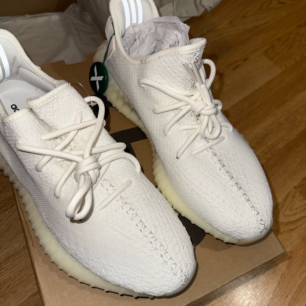 Adidas Yeezy Boost 350 V2 Box in Brown and Black